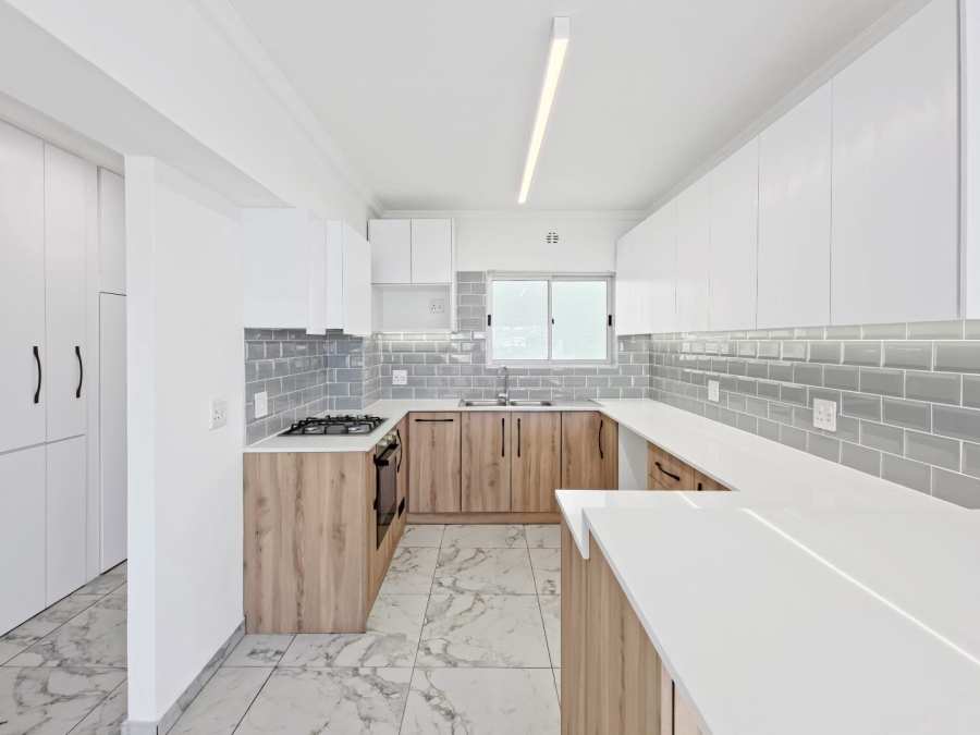 To Let 2 Bedroom Property for Rent in Sea Point Western Cape